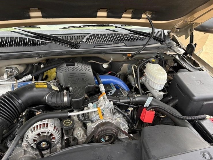 2004-gmc-sierra-2500-image-23