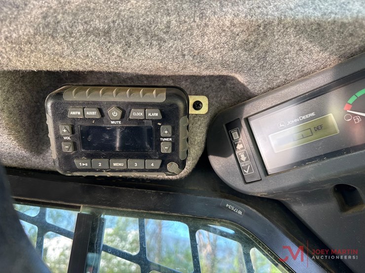 2023-deere-333g-image-23