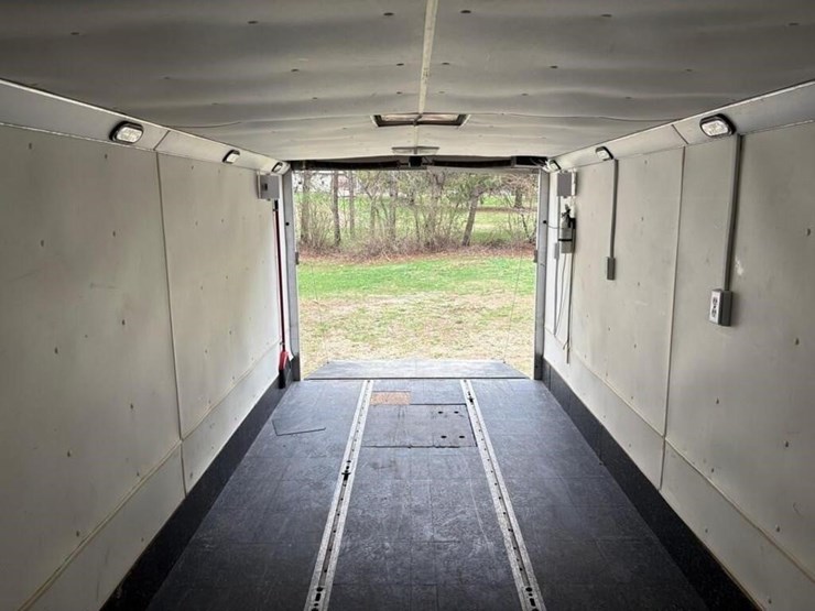 triton-tandem-axle-snowmobile-trailer-image-13