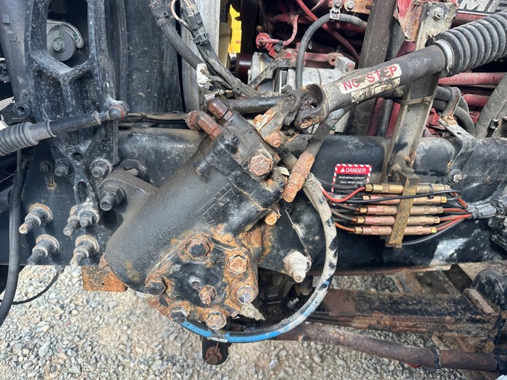 2019-massey-ferguson-8-image-56