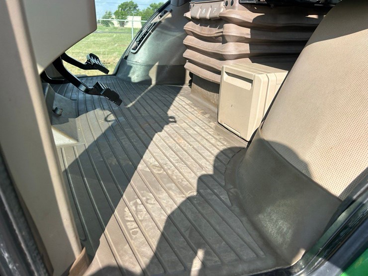 2016-john-deere-8345r-image-29
