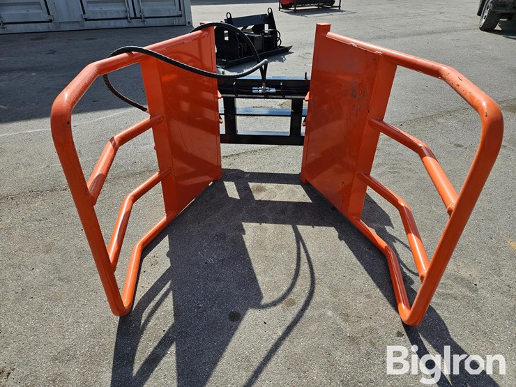 2025-massey-ferguson-730-image-2