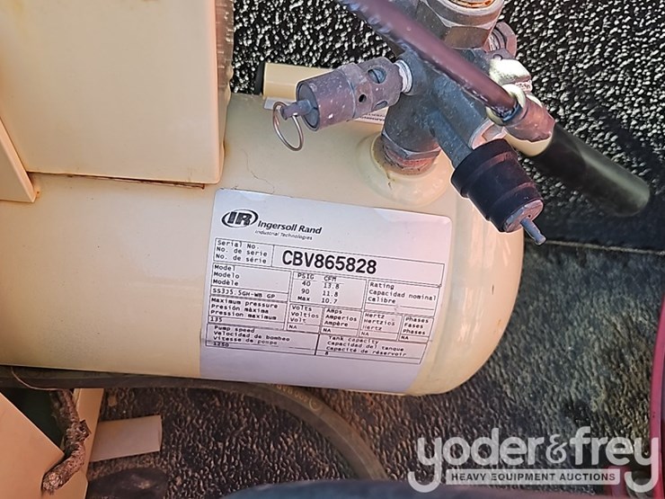 2022-chevrolet-2500hd-image-17