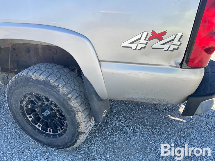 2006-chevrolet-silverado-2500-image-19