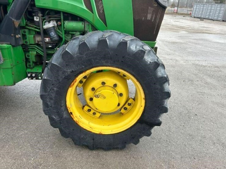 2016-john-deere-5085e-image-57