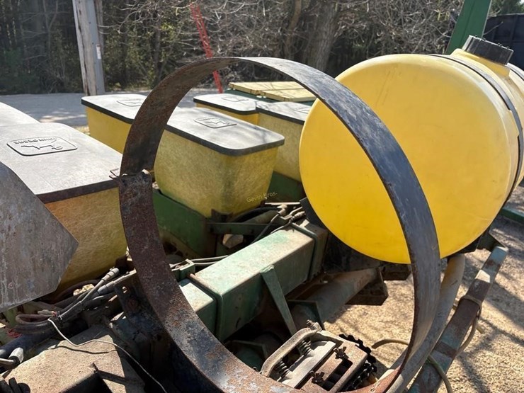 john-deere-7000-image-11