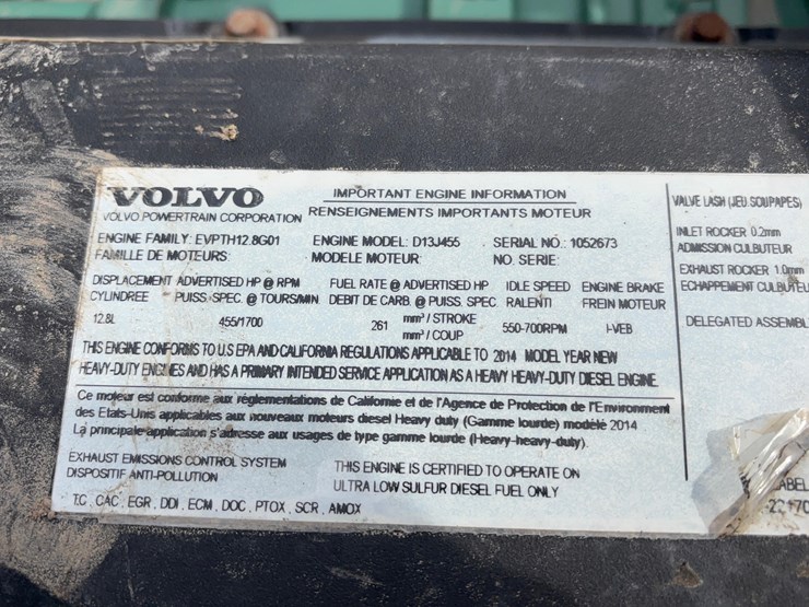 2015-volvo-vnl-semi-image-16