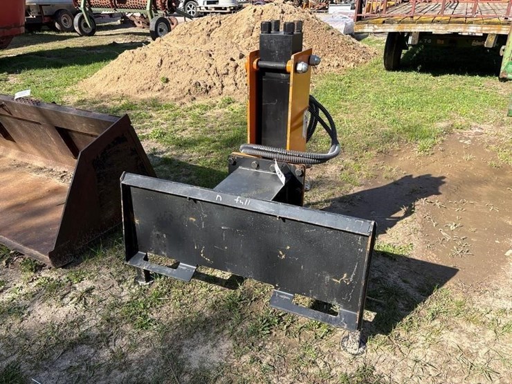 new-skidsteer-mount-post-pounder-image-1