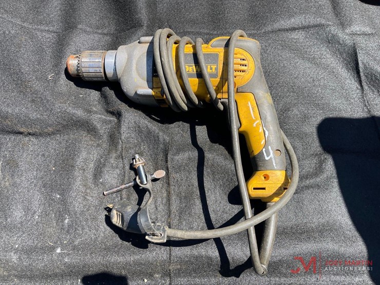 dewalt-electric-drill-image-1