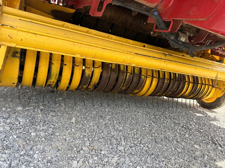 new-holland-roll-belt-450-image-6