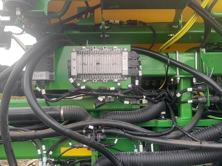 2024-john-deere-db66-image-29