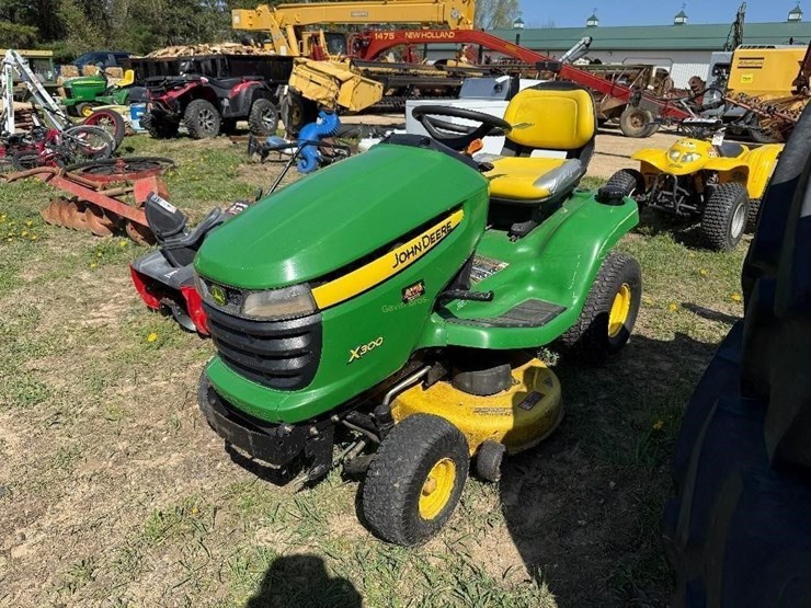 john-deere-x300-image-1