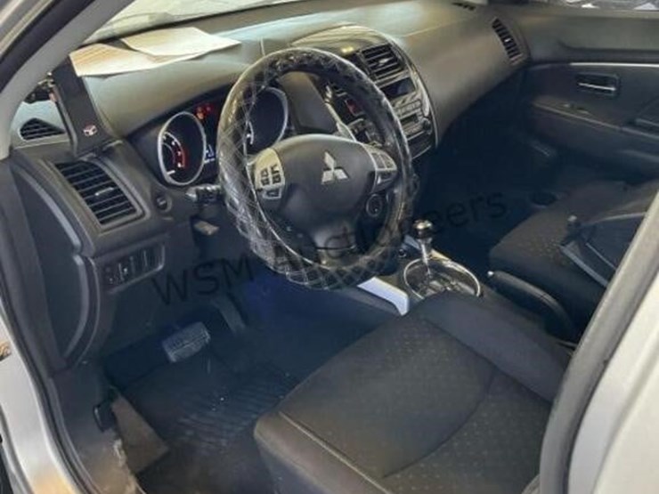 2011-mitsubishi-outlander-image-22