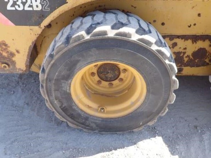 2009-caterpillar-232b-image-47