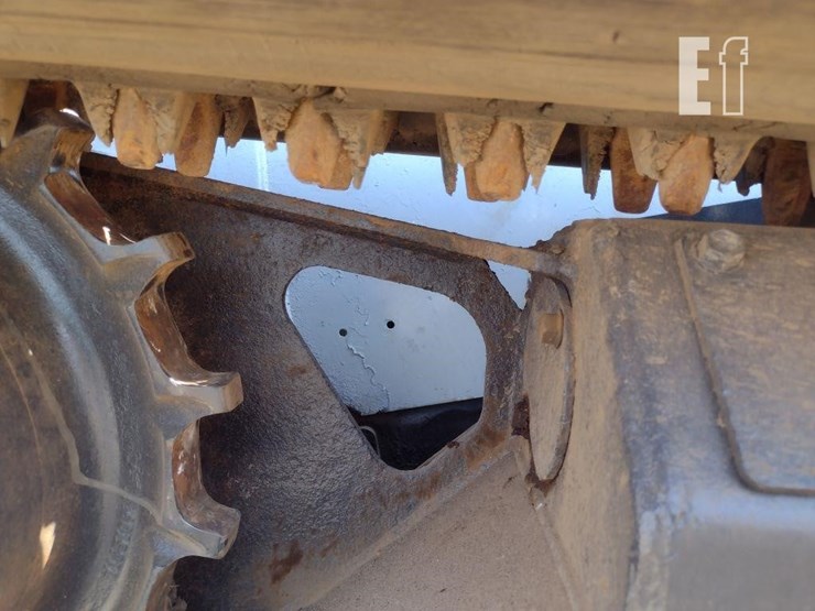 2009-bobcat-t320-image-28