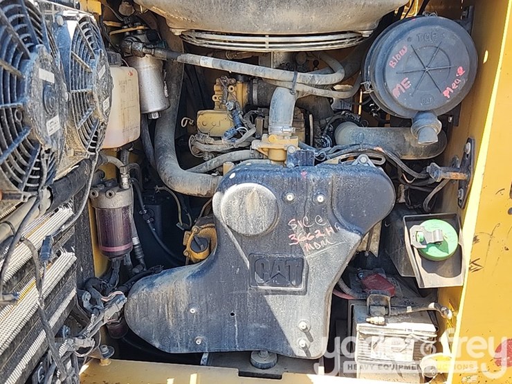 2012-caterpillar-299d-image-24