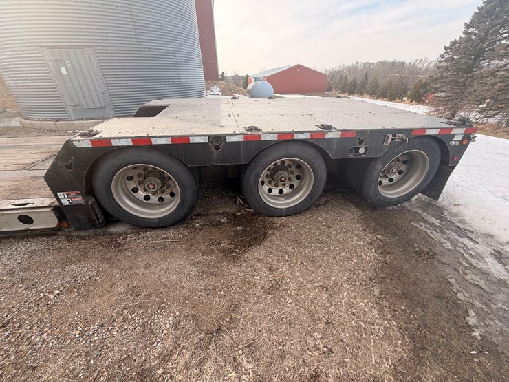 2022-muv-all-5370hdg-image-3