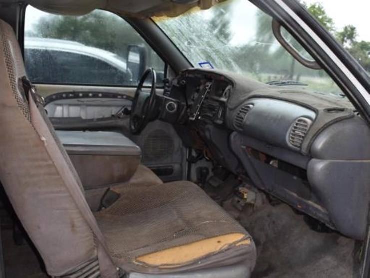 2000-dodge-2500-image-10