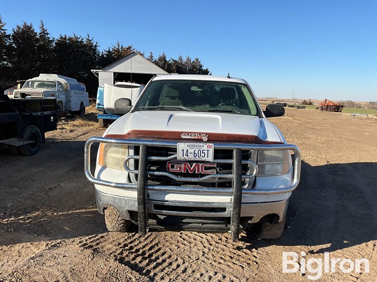 2008-gmc-sierra-2500-image-2