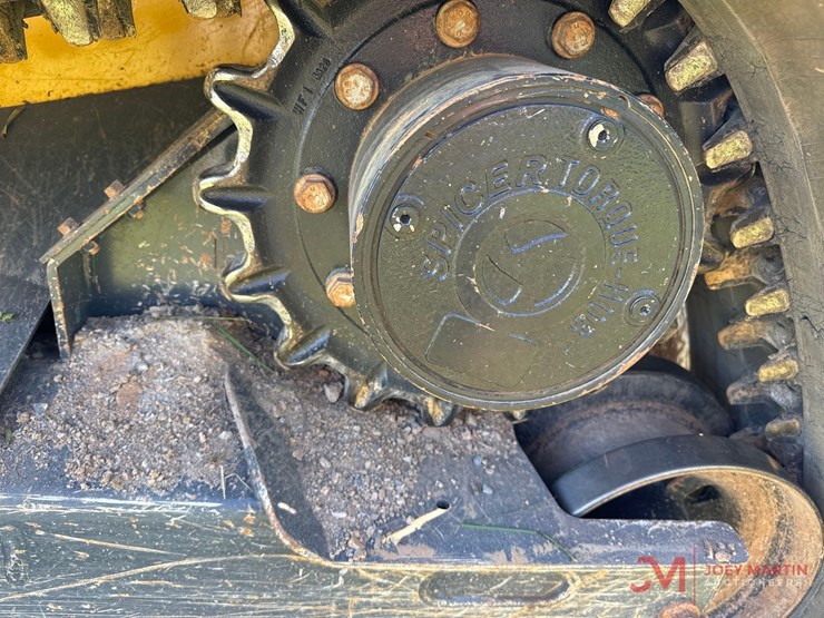 2023-deere-333g-image-12