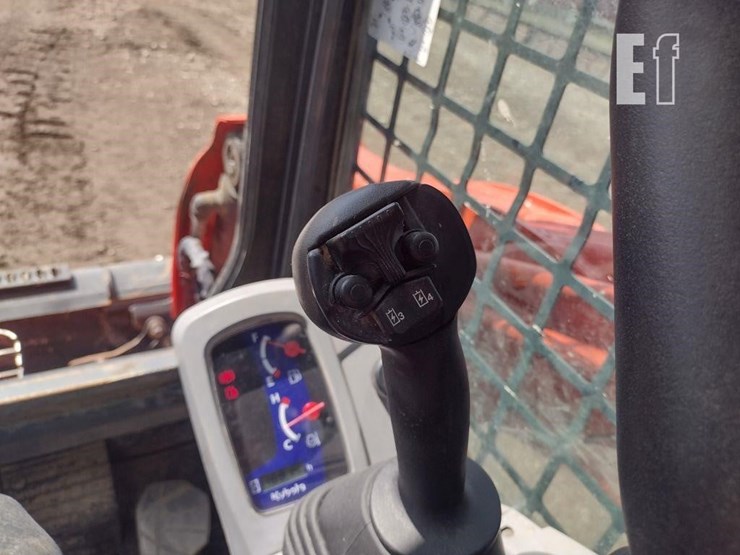 kubota-svl75-2-image-11
