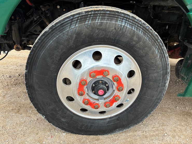 2019-kenworth-t880-image-11