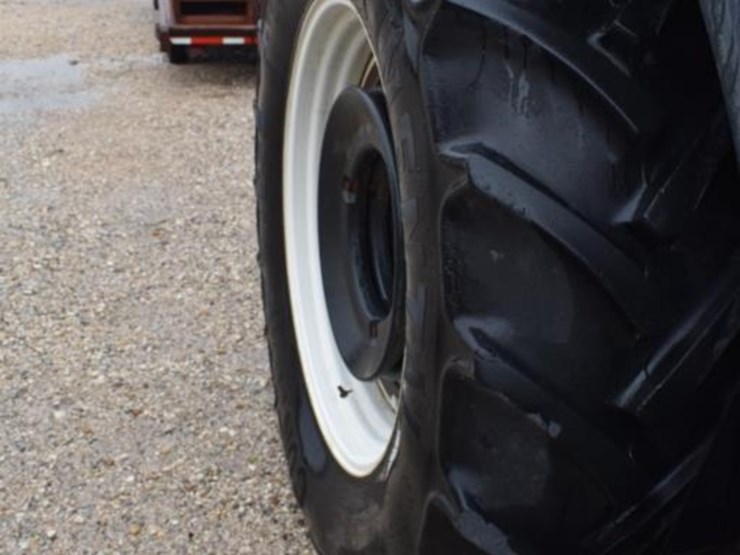 new-holland-845tl-image-10