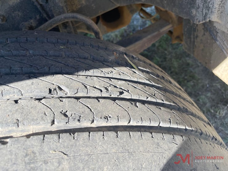 1984-mack-rd686s-image-8