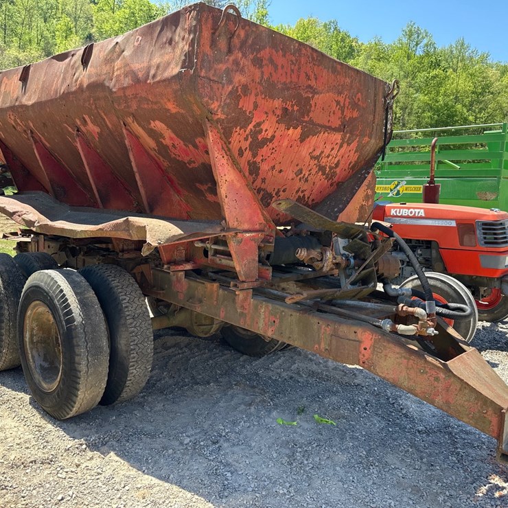 #1411 • Lime Spreader