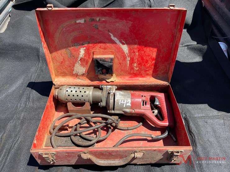 milwaukee-electric-hammer-drill-with-case-image-1