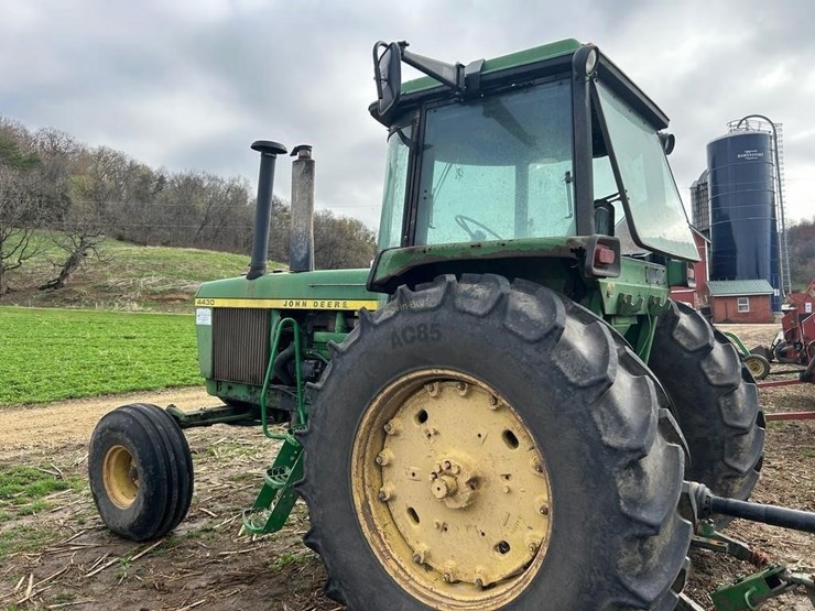 john-deere-4430-image-9