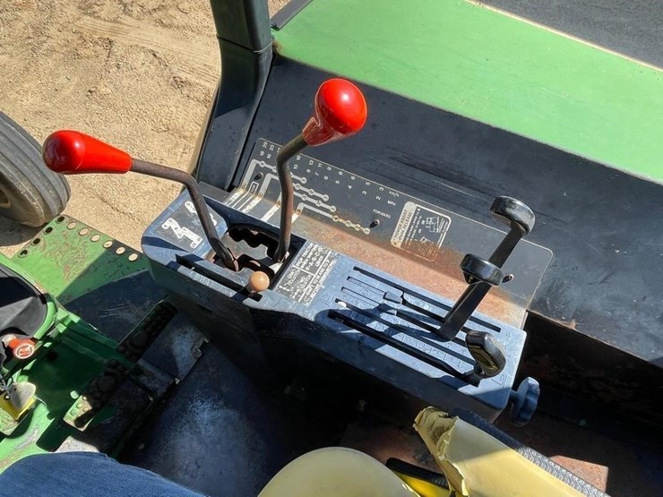 john-deere-4040-image-12