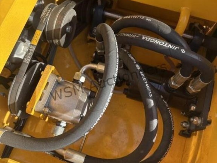 2026-sdl-850-vibratory-roller-image-11