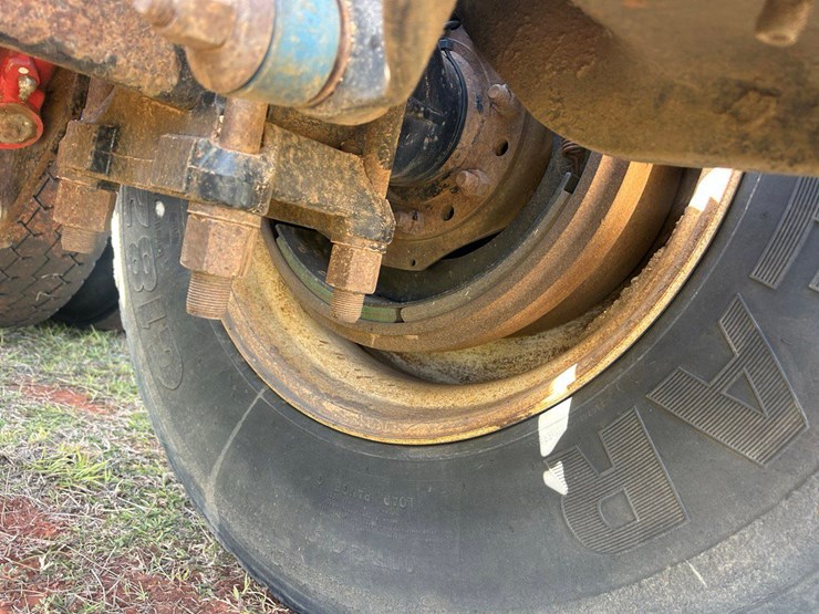 2012-peterbilt-386-image-8