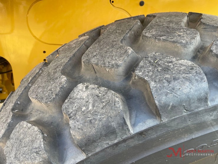 2026-caterpillar-926-image-14