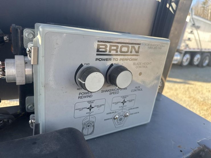 2014-deere-450j-image-43