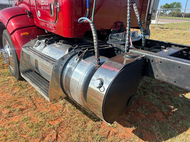 2012-peterbilt-386-image-14