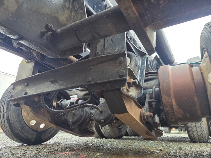 1995-peterbilt-357-image-58