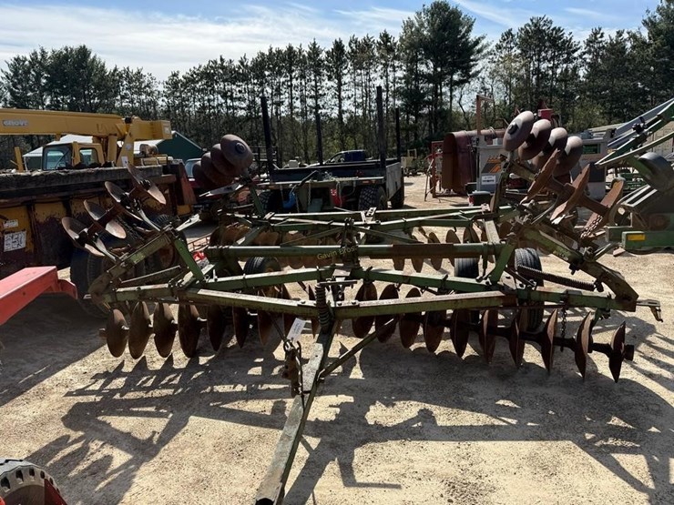 john-deere-16-image-2