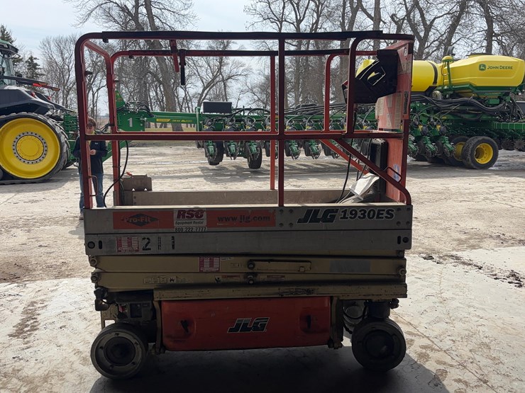 jlg-1930es-image-4