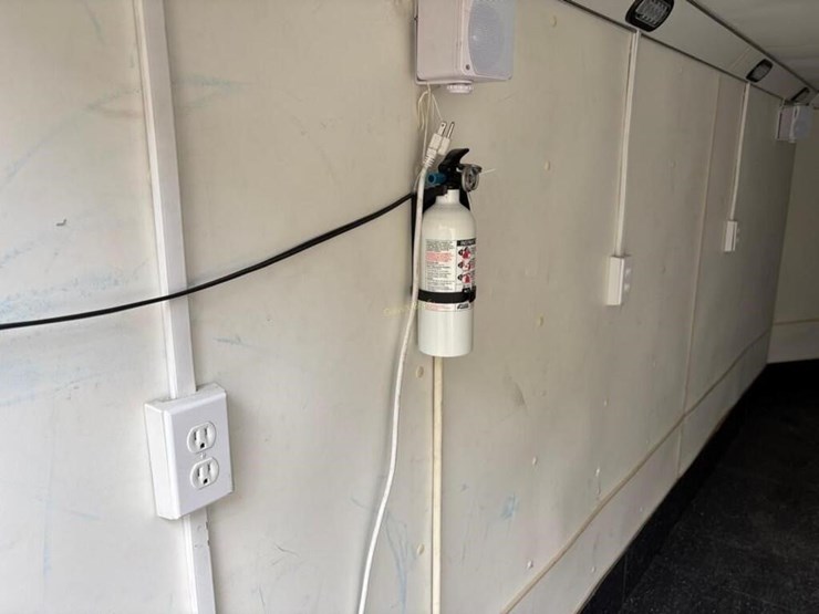 triton-tandem-axle-snowmobile-trailer-image-8