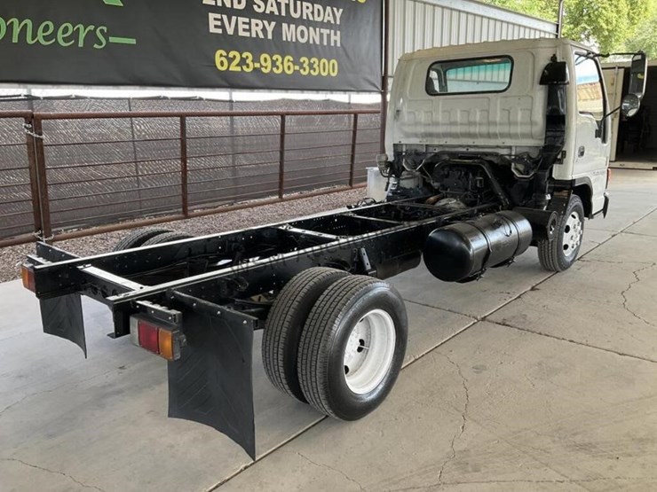 1998-isuzu-npr-image-7