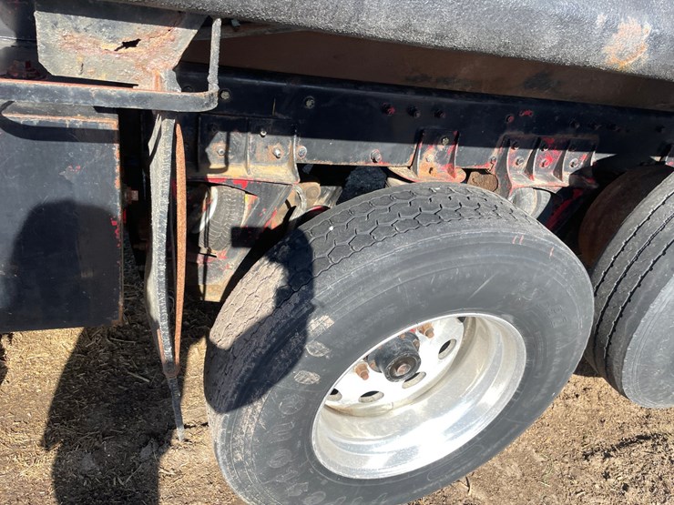 1998-peterbilt-378-image-32