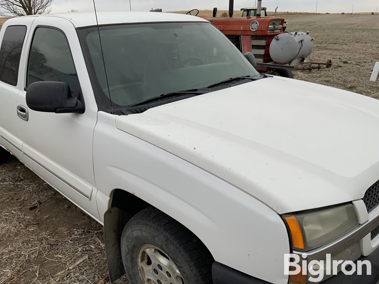 2004-chevrolet-silverado-1500-image-12