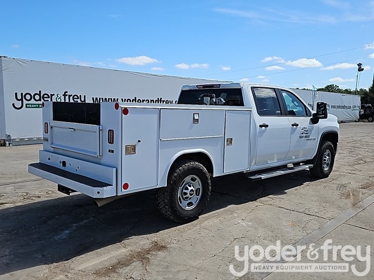 2022-chevrolet-2500hd-image-5