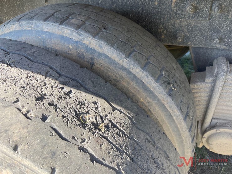 1984-mack-rd686s-image-10