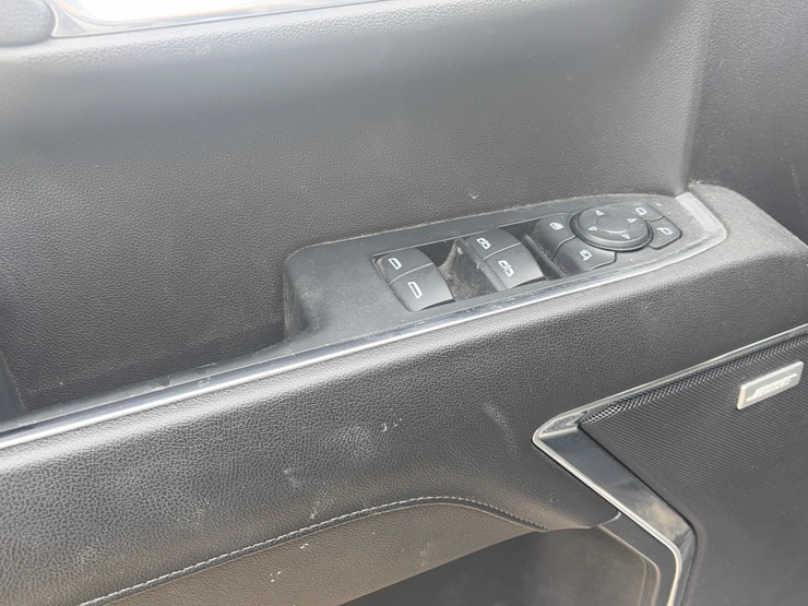 2024-chevrolet-silverado-1500-ltz-image-10