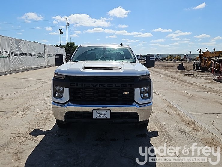 2022-chevrolet-2500hd-image-19