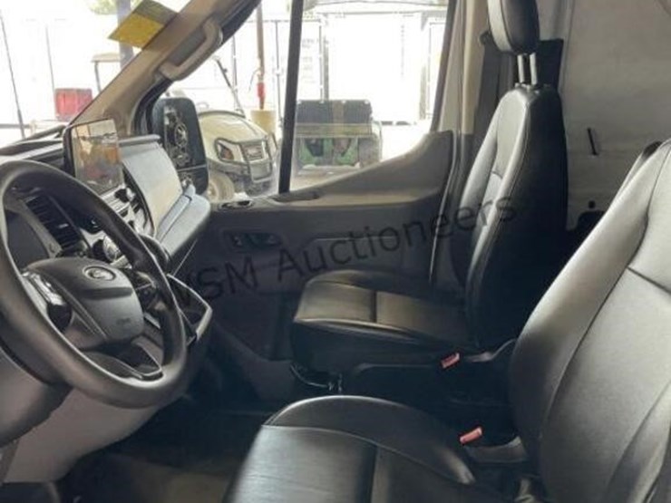 2020-ford-transit-image-24