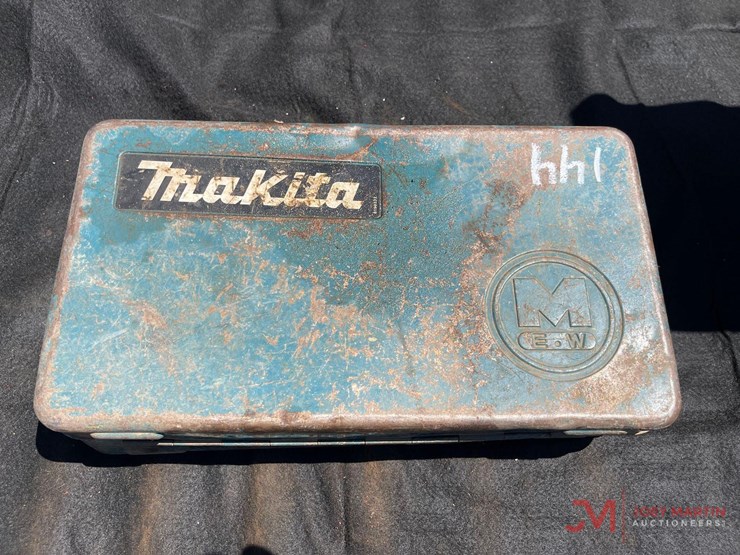 makita-electric-power-drill-with-case-image-2